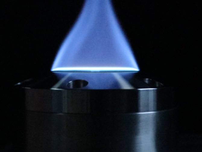 Multi-specification adaptation | Dianshi's "flat flame Burner" drives scientific research and innovation